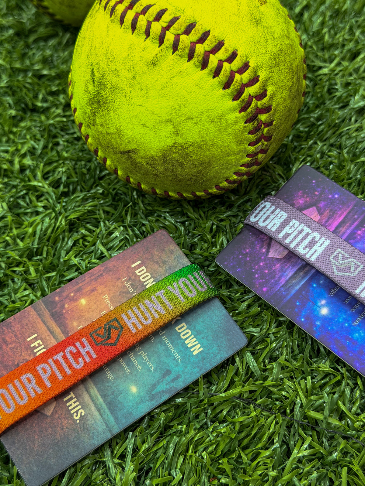 Hunt Your Pitch VAULTED ATHLETE ™ TAP Band | Citrus Fade Orange into Green Fade Message Confidence Wristband for Softball & Baseball